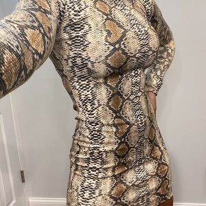 Snake skin print long sleeve mini dress